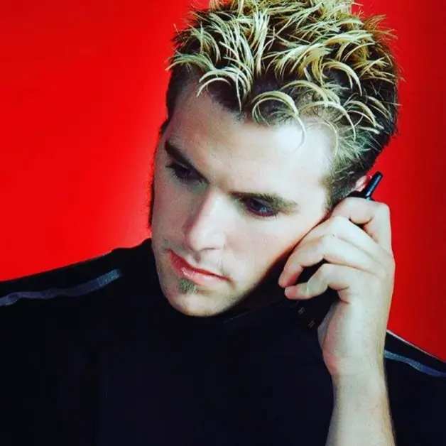 frosted tips 2000s fashion for men